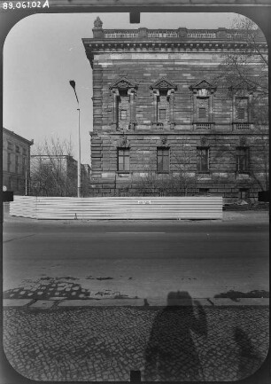 Leipzig-Zentrum, Georgi-Dimitroff-Platz (Simsonplatz) 1. Reichsgericht (1888-1895; L. Hoffmann, P. Dybwad). Seitenansicht (Teilansicht)
