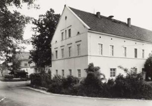 Brabschütz-Podemus, Podemuser Ring 1. Bauernhof (bez. 1793). Wohnstallhaus (bez. 1800)