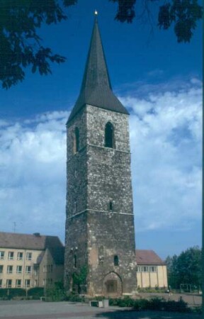 Nordhausen. Turm der zerstörten Petrikirche