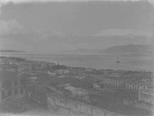 Messina : Blick über Messina zum Meer