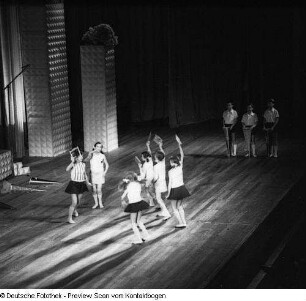 Dresden. Robotron-Betriebsfestspiele. "Leninprogramm" des VEB Robotron Elektronik Dresden