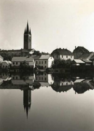 Telč (Teltsch). Blick auf südlichen Stadtteil mit Heiliggeistkirche