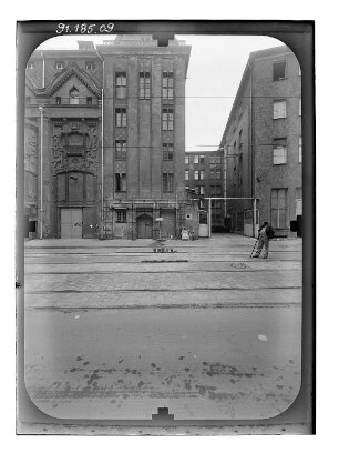 Berlin-Mitte, Friedrichstraße 101/102. Metropol-Theater (1910-1911; H. Schweitzer). Rückseite (von der Planckstraße)