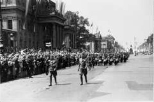 Parade der Legion Condor in Berlin "Unter den Linden"