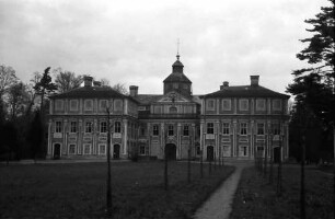 Schloss Favorite; Ansicht von der Hofseite