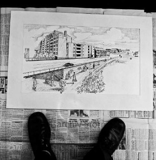 Innenstadt: "Spange": Brücke über Bahnstrecke: Ansichtszeichnung: Aufnahme auf Boden auf Zeitungspapier: unten Füße des Fotografen