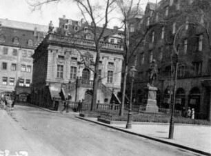 Leipzig: Naschmarkt, Goethe-Denkmal, alte Börse,1932