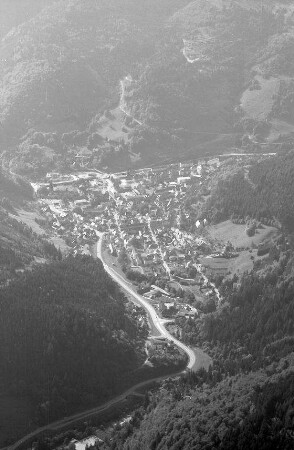 Todtnau: B 317 mit Todtnau, von Norden