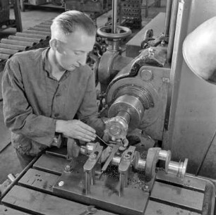 Produktionsanlage für Kurbelwellen bei Borgward