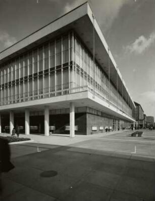 Dresden, Kulturpalast, Eckansicht von Südwesten