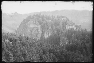 Oybin. Blick vom Pferdeberg auf Berg Oybin