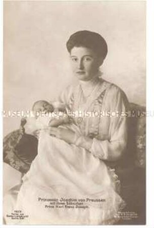 Marie Auguste von Preußen mit Sohn