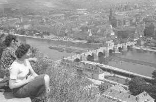 Würzburg: Blick von der Festung auf Mainbrücke und Stadt, Vordergrund Fräulein Ewertz