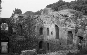 Düsseldorf-Kaiserwerth: Barbarossa-Pfalz, Ruine innen