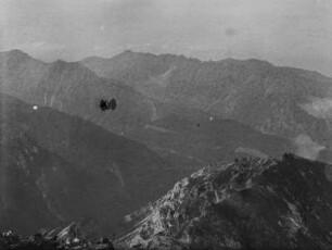 Gebirgstal : Blick in ein Gebirgstal