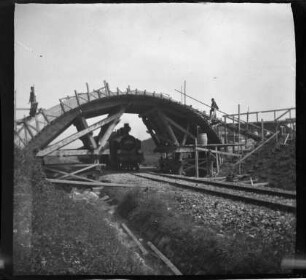 Bau einer Brücke bei Stahringen