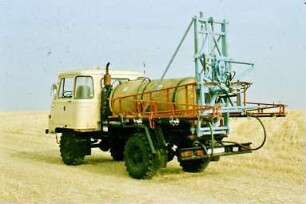 Aufbaupflanzenschutzmaschine KERTITOX K 20/18-F mit PA-1 auf LKW Robur