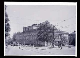 Albert-Theater, Dresden (auch: Theater des Volkes, Stadttheater): Ansicht von Süden (Negativ zu Inv. Nr. TBS 099,07)