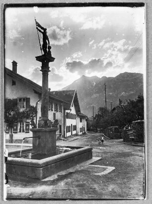 Abend am Floriansbrunnen in Parthenkirchen