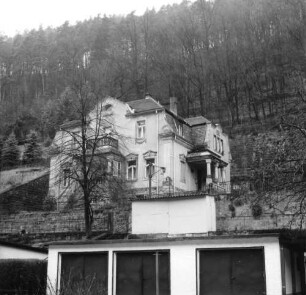 Bad Schandau, Kirnitzschtalstraße 73. Villenartiges Wohnhaus (Haus Hildegard; um 1905). Straßenansicht von Nordosten