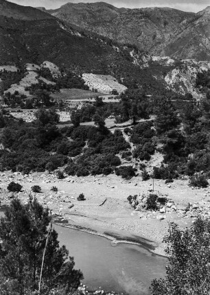 Tallandschaft : Blick in das Tal des Oued Agrioun.