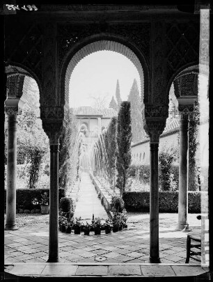 Granada: Hof (Patio) in Genelarife 31