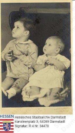 Ludwig Prinz v. Hessen und bei Rhein (1931-1937) / Porträt mit Bruder Alexander Ludwig (1933-1937) als Kleinkinder, sitzend, Ganzfiguren