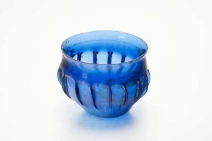 Blaue zarte Rippenschale