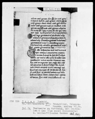 Evangeliar: Seite mit Initialen O und C