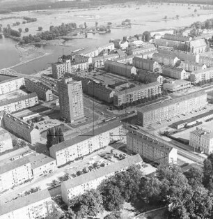 Bebauung um die Straßenkreuzung Rosa-Luxemburg und Karl-Marx-Straße in Frankfurt/Oder : Blickrichtung Südosten zur Oder