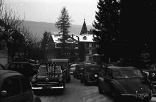 Titisee: Verkehr vor dem Schwarzwald Hotel
