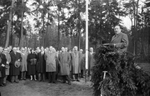 Bau eines Studentenhochhauses in der Waldstadt.