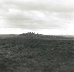 Stolpen. Stadtansicht mit Burg. Blick von Lauterbach von Nordosten