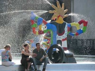 Brunnen von Niki de Saint Phalle am Centre Pompidou