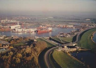 Schleuse und Hafen Leer / Leda