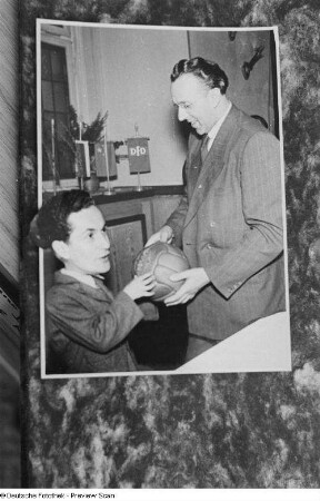 Fotomontage mit Männerkopf und dem Leipziger Oberbürgermeister Erich Uhlich