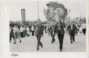 Demonstrationszug zum 1. Mai 1953 in Berlin