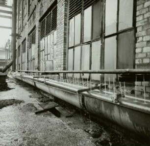 VE Braunkohlenkombinat Senftenberg, Brikettfabrik Sonne (I 1952-1954, II 1961-1962). Abschnitt Brikettbehandlung / Verladung. Kühlung der Staubförderrohrleitung : Freienhufen. VE Braunkohlenkombinat Senftenberg, Brikettfabrik Sonne (I 1952-1954, II 1961-1962). Abschnitt Brikettbehandlung / Verladung. Kühlung der Staubförderrohrleitung