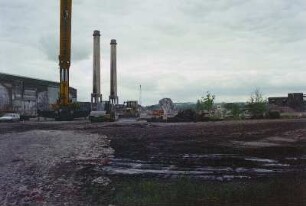 Maschinenhaus MD-Anlage nach Rückbau der Kesselhäuser, Schornsteine der VS-Anlage, von O