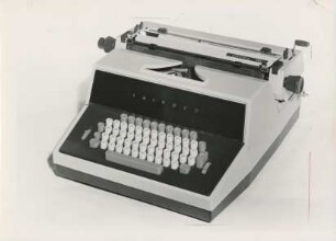 Schreibmaschine "electric 151" von Gerhard Dietrich und Peter HMeyer