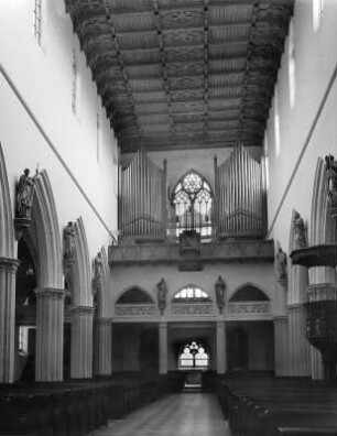 Kaufbeuren. Katholische Stadtpfarrkirche Sankt Martin (1191 begonnen, Umbau 1893-1899). Inneres zur Orgel (1946-1948 Erweiterung der Orgel- und Sängerempore; T. Wechs; Orgel 1953?)