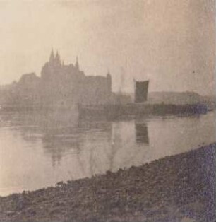 Elbschiffer, Schleppkahn mit Segel auf der Elbe auf Höhe des Burgberges