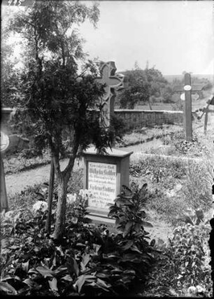 Grabmal von Wilhelm und Helene Bulster in Buchen