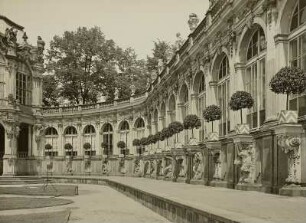 Dresden, Zwinger : Dresden. Zwinger. Bogengalerie L mit den Steinkonsolen der alten Orangerie
