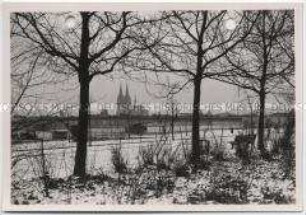 Köln im Winter, Hohe Domkirche St. Petrus und Deutzer Brücke