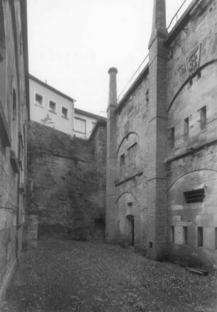 Königstein. Festung. Hof zwischen Kriegskaserne II (1880) und Bäckereikasematte (nach 1589, A. 19. Jh.)