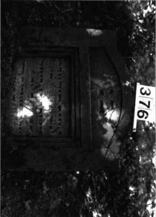 Grabstein 376 (Index: 99897953) Maße HxBxT: 56x64x11 cm: Grabstein 376