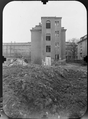 Dresden-Striesen, Glashütter Straße 100. Wohnhaus (ruinös). Hoffront