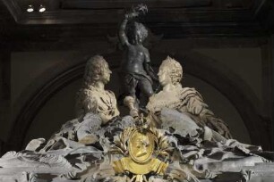 Doppelsarkophag von Maria Theresia und Franz I. — Sarkophagdeckel mit dem Kaiserpaar