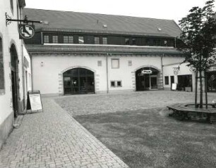 Dresden-Strehlen, Altstrehlen 3/5. Gutshof "Altstrehlen" (ehem. Bauernhof; 1789, 19. Jh.). Nordflügel (ehem. Scheune, Läden, Arztpraxis)